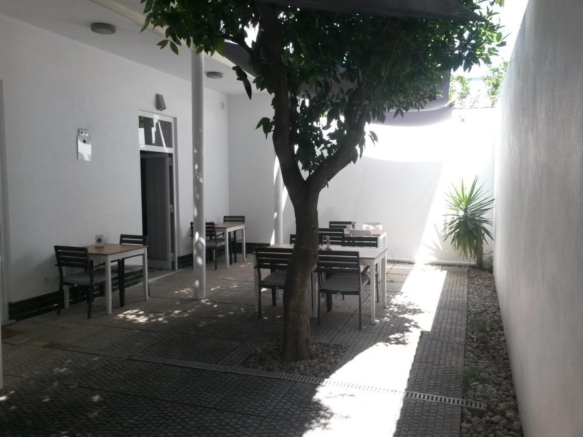 Alcacaria Do Bairro Bed & Breakfast เซตุบาล ภายนอก รูปภาพ